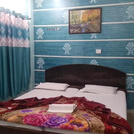 Hotel Giriraj Inn Варанасі Екстер'єр фото