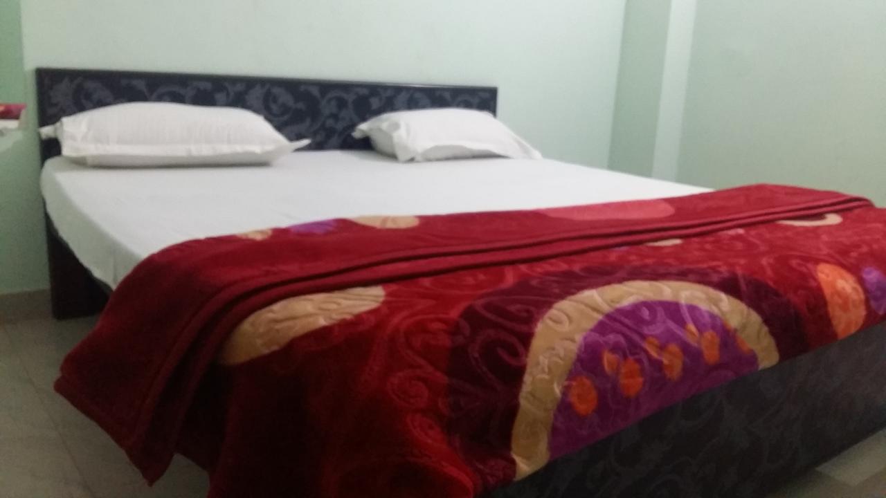 Hotel Giriraj Inn Варанасі Екстер'єр фото